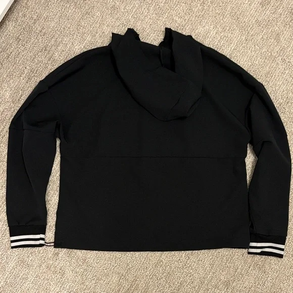 Black pullover jacket - Picture 3 of 4